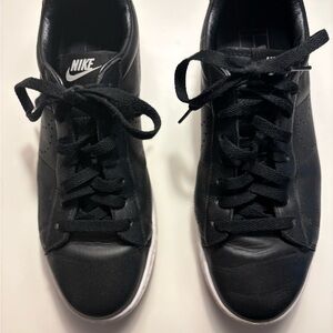 Nike Black and White Athletic Shoes